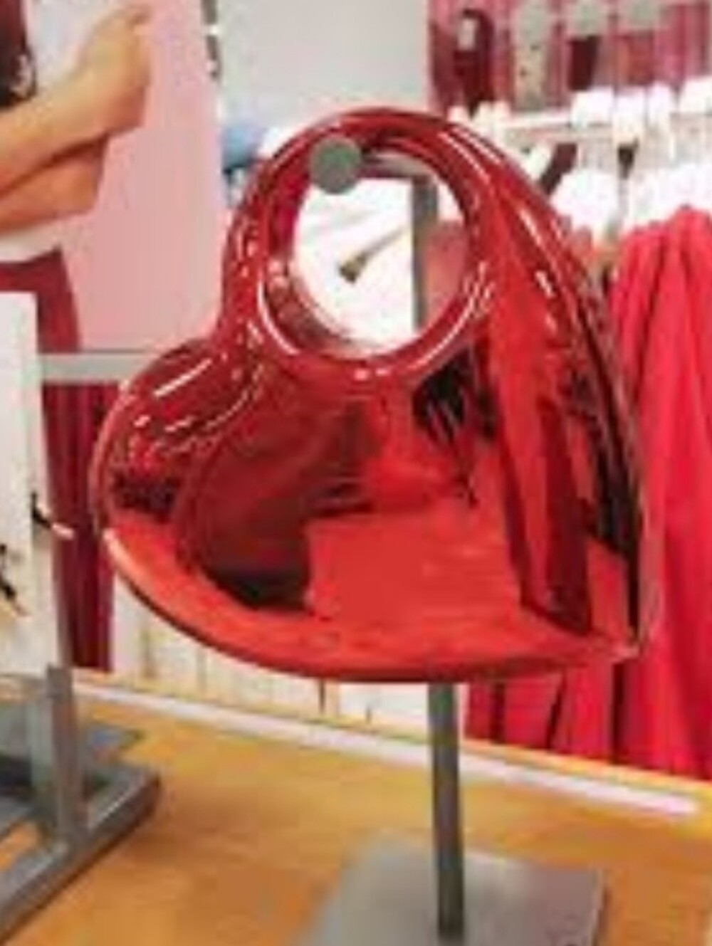 A New Day-Heart-Shaped Clutch (Red ♥️) - Picture 2 of 6